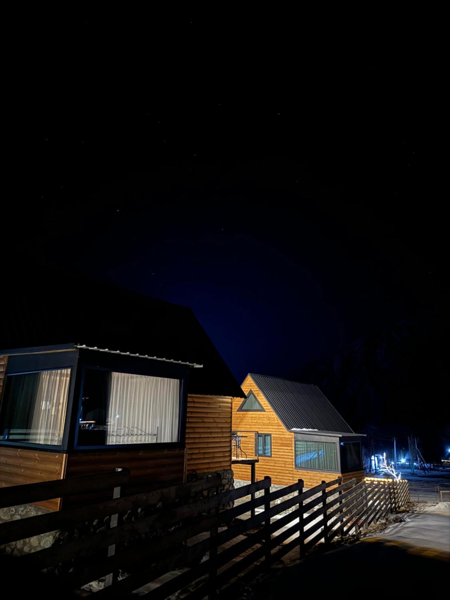 Traveler'S Cottages In Kazbegi エクステリア 写真
