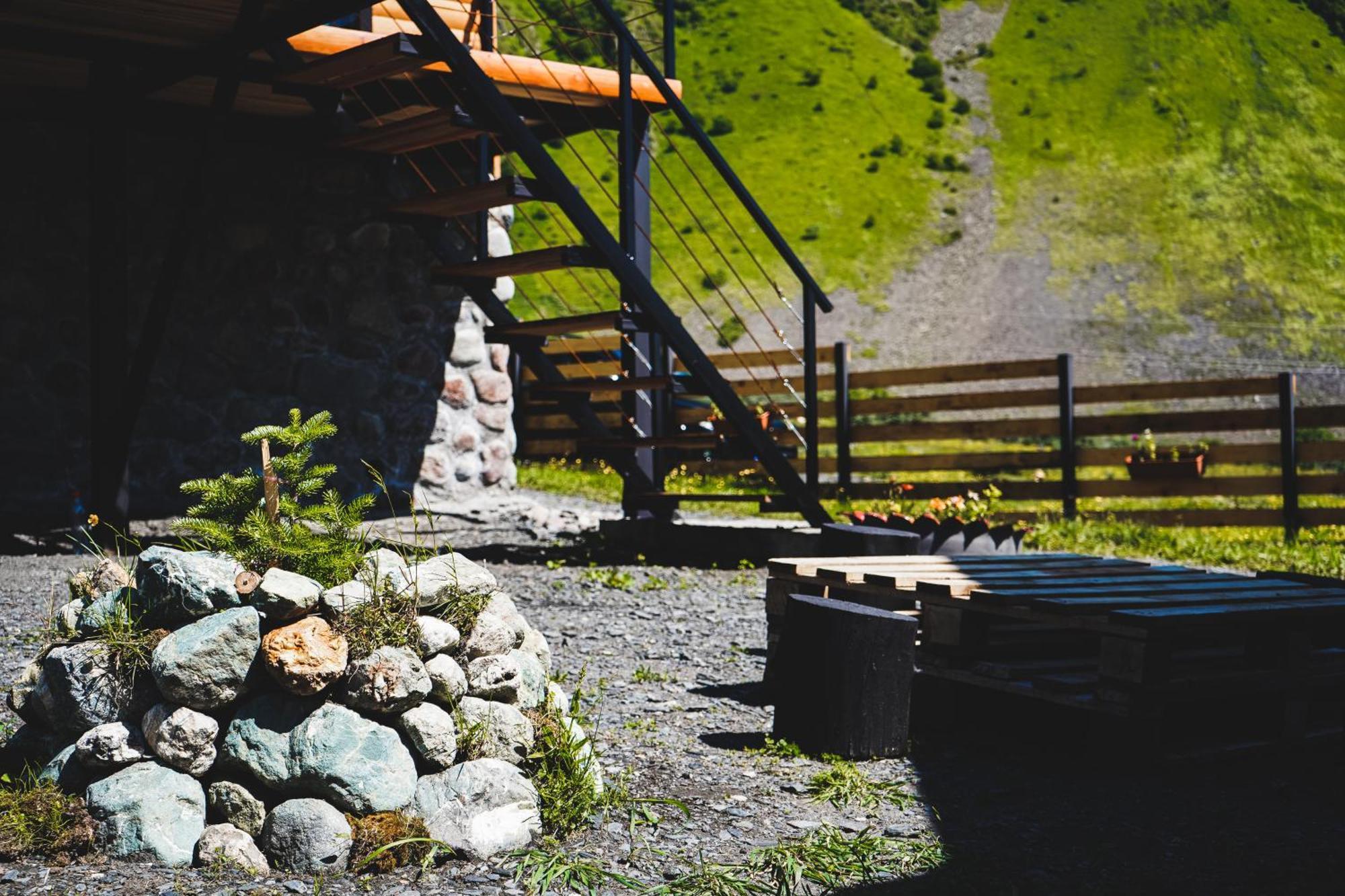 Traveler'S Cottages In Kazbegi エクステリア 写真