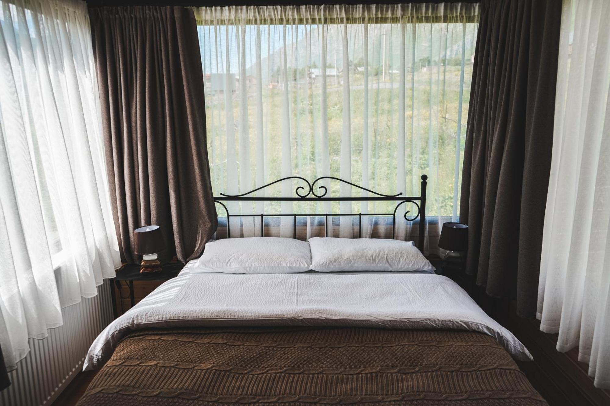 Traveler'S Cottages In Kazbegi エクステリア 写真