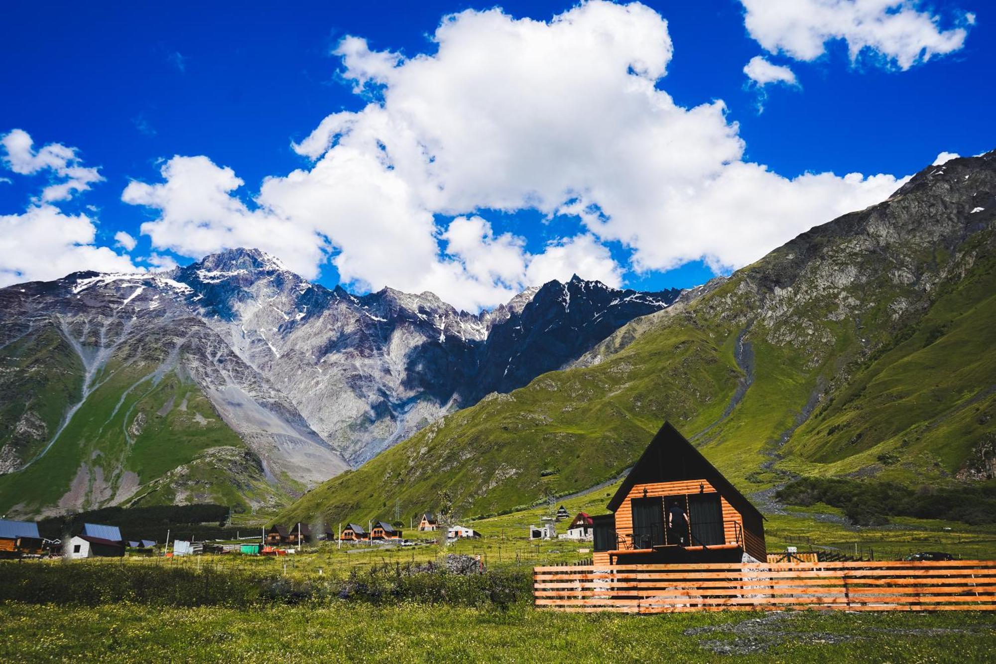 Traveler'S Cottages In Kazbegi エクステリア 写真