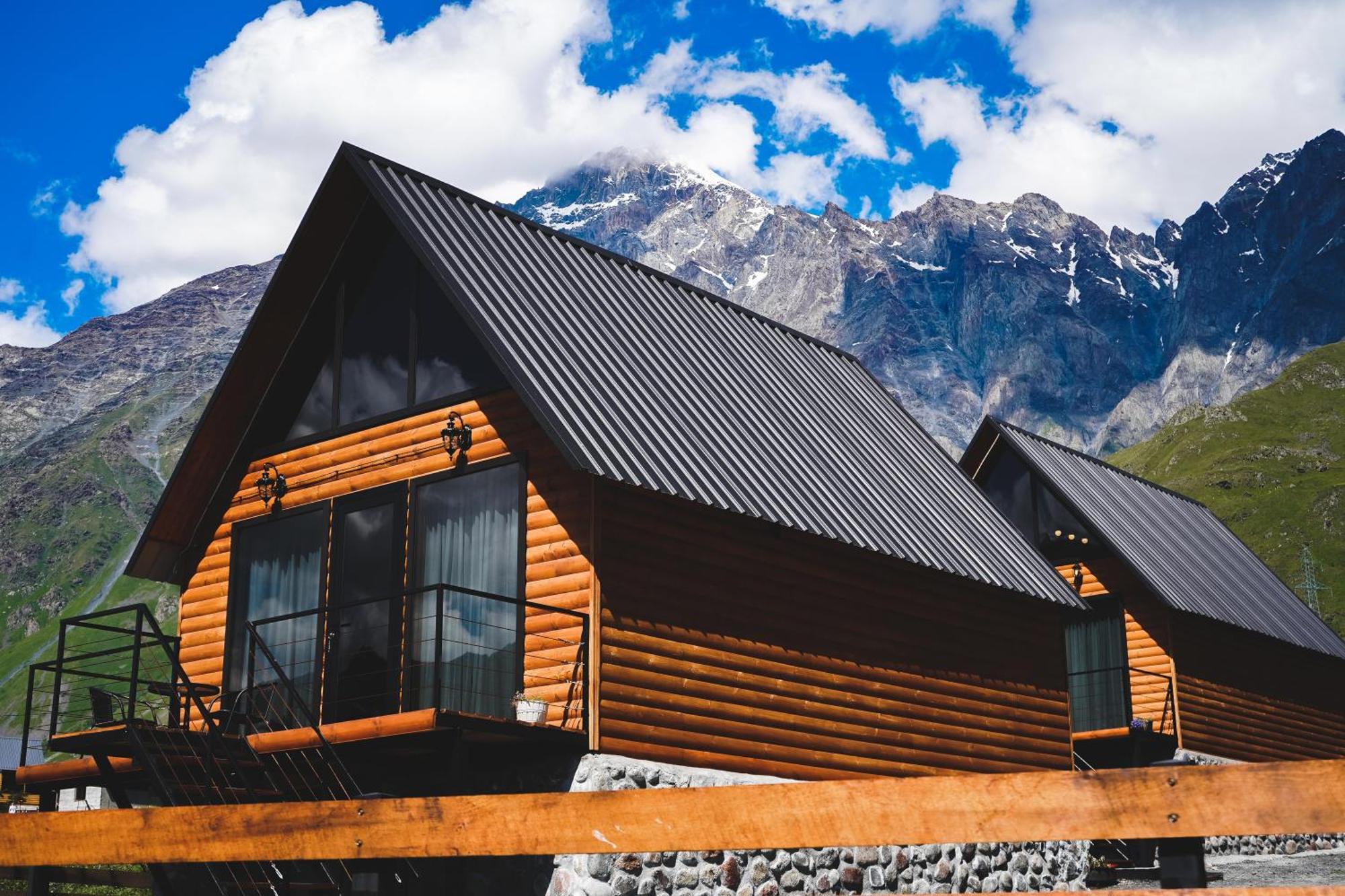 Traveler'S Cottages In Kazbegi エクステリア 写真