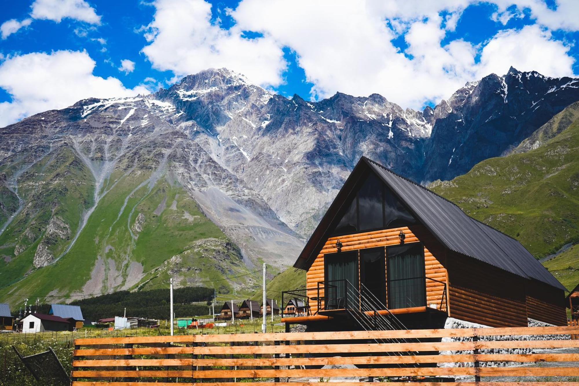 Traveler'S Cottages In Kazbegi エクステリア 写真