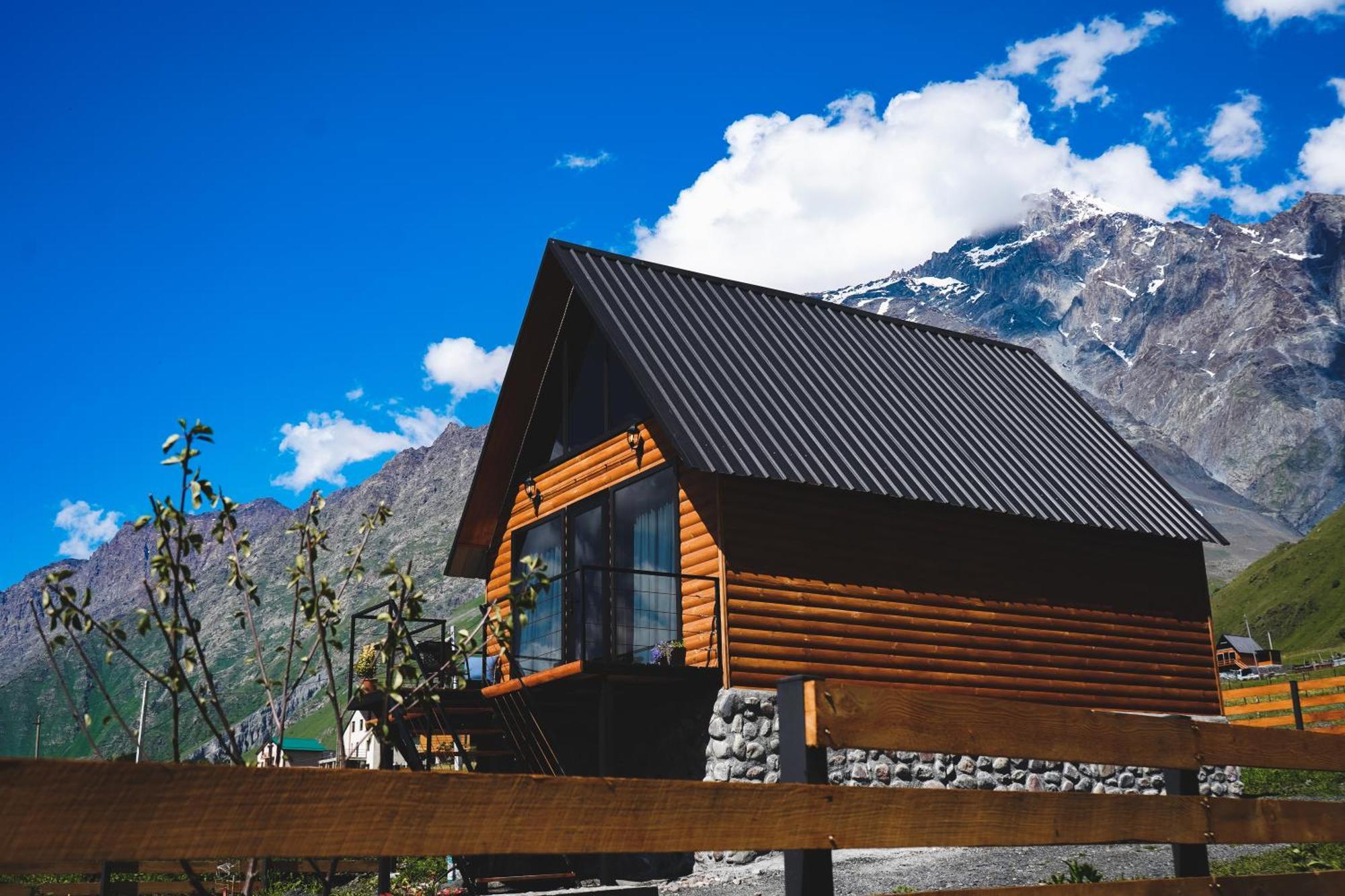 Traveler'S Cottages In Kazbegi エクステリア 写真